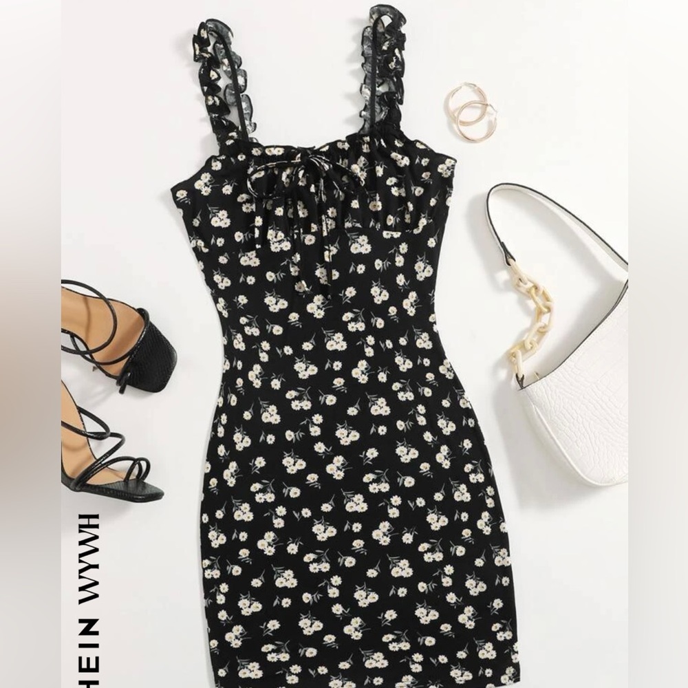 Frilled Strap Tie Front Ruched Bust Daisy Floral Dress